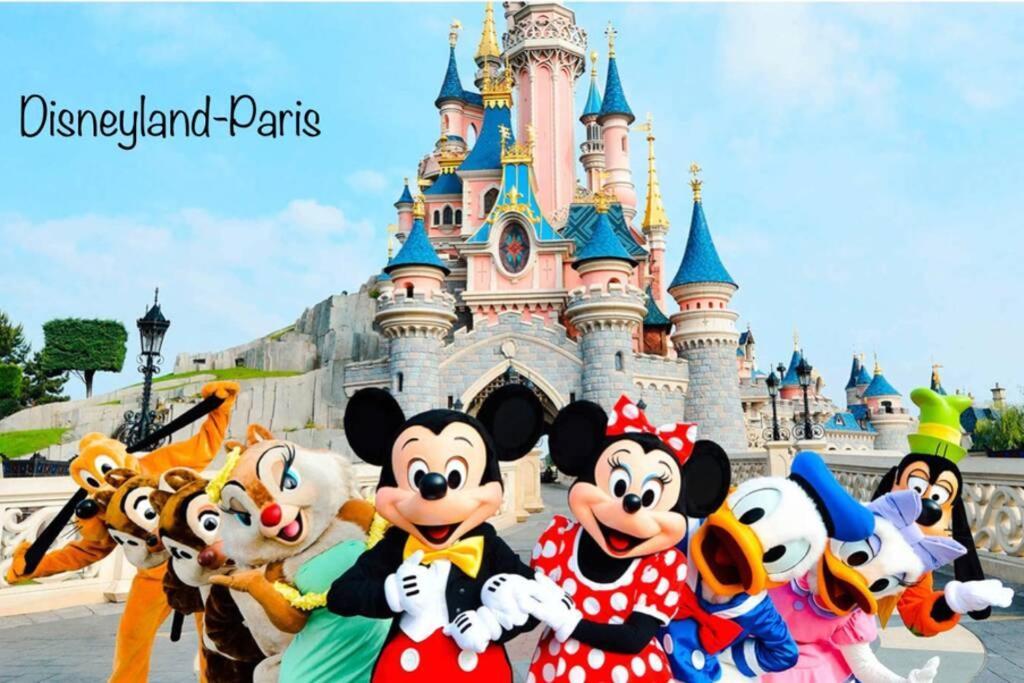 2 Adultes 2 Enfants Parcs Disneyland Paris *