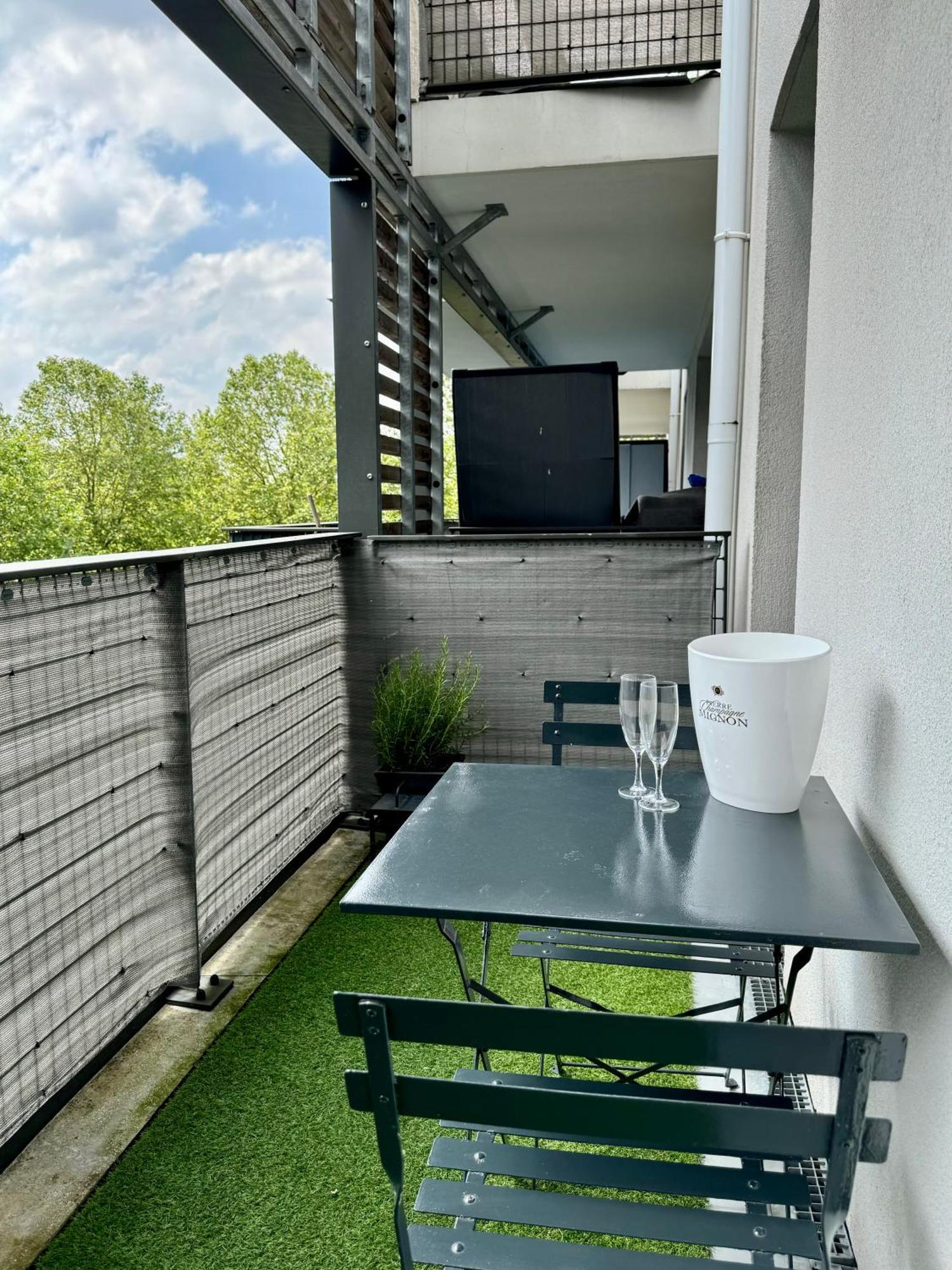 2 Adultes 2 Enfants Parcs Disneyland Paris Apartment *