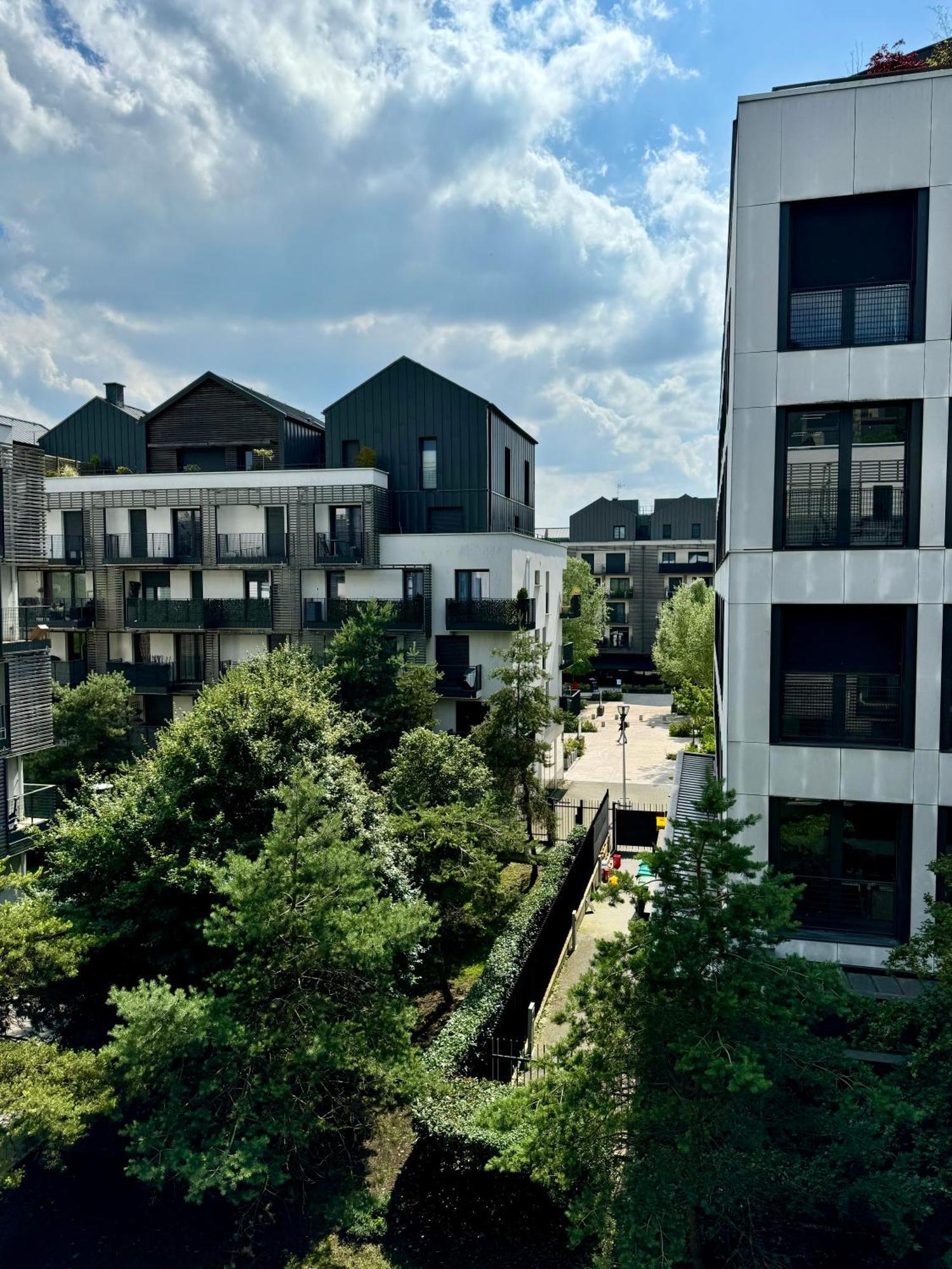 2 Adultes 2 Enfants Parcs Disneyland Paris Montevrain