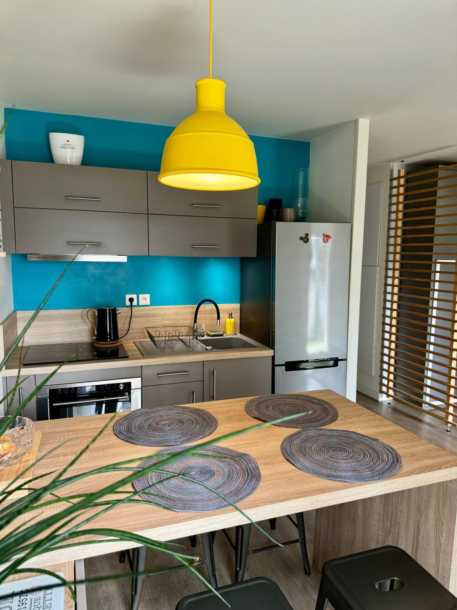 2 Adultes 2 Enfants Parcs Disneyland Paris Appartement